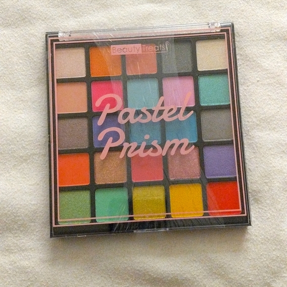 beauty Treats Other - Beauty Treats Pastel Prism Eyeshadow palette New